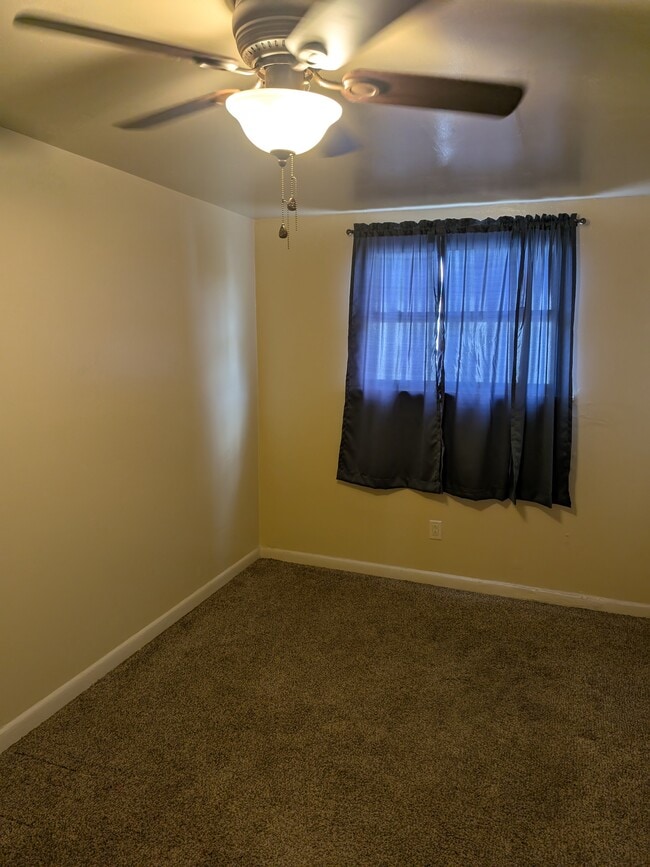 Building Photo - 3583 Primrose Rd