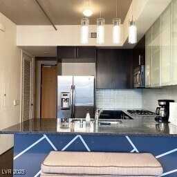 Foto del edificio - 353 E Bonneville Ave