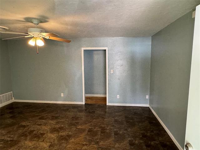 Building Photo - 5000 Jerri Ln