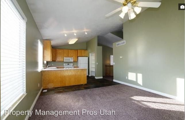 Foto del edificio - 432 E Penney Ave