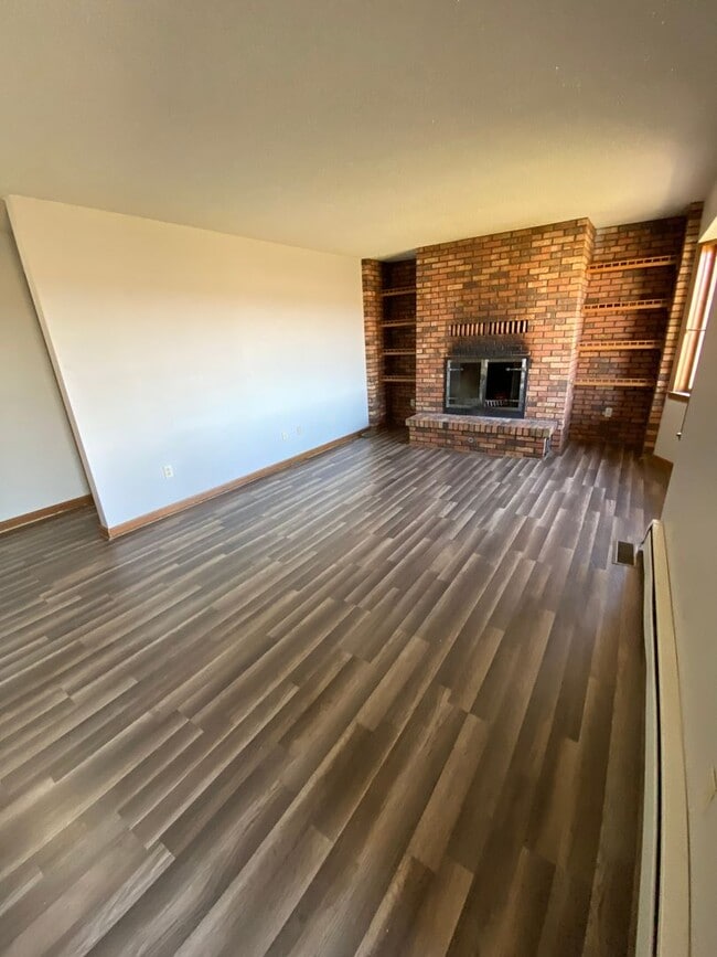 Building Photo - 7383 S 700 E