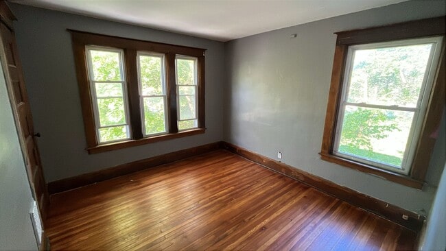Building Photo - 590 Frost Ave