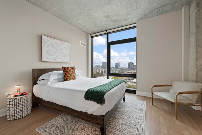 Foto del edificio - 1050 W Van Buren St