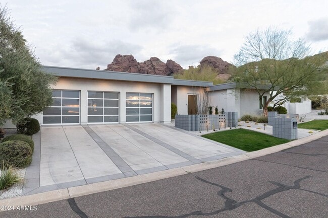 Building Photo - 5833 N. 46th St Phoenix, AZ 85018