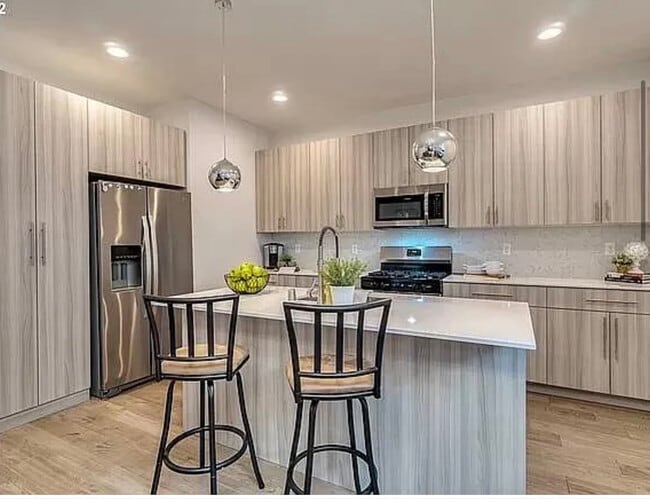 Building Photo - 5912 NE 56th Cir