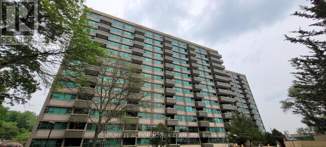Building Photo - 555-1555 Brittany Dr