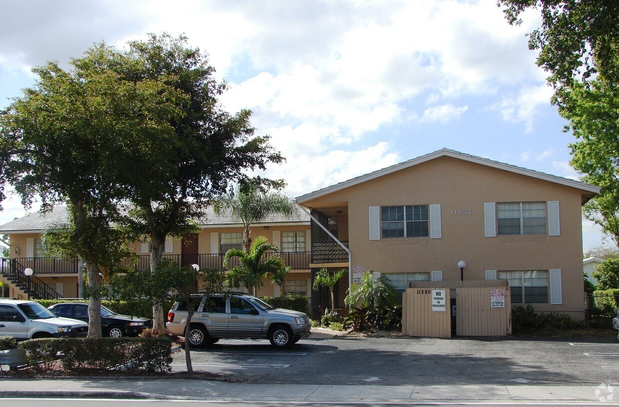 Building Photo - 11280 W Sample Rd