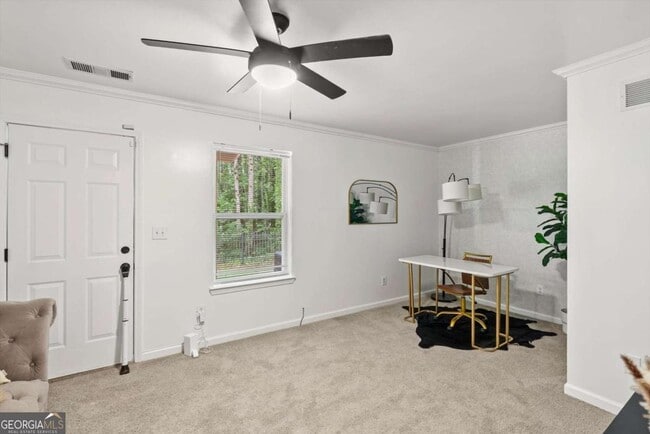 Building Photo - 6720 Stoneleigh Way