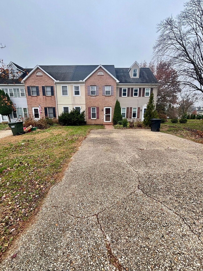 Building Photo - 4 Pheasant Ln