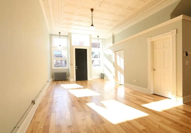 Building Photo - 1316 W Erie St