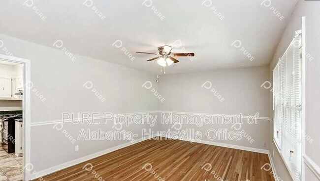 Building Photo - 3206 Bayless Dr SW