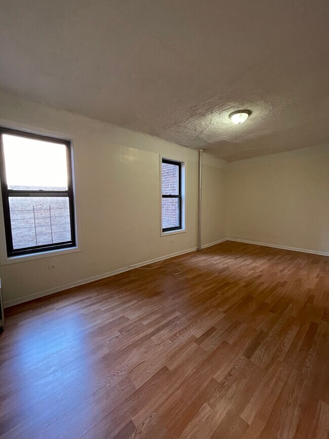 Foto del edificio - 523 W 187th St