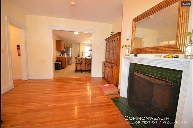 Building Photo - Brookline Beacon Brownstone 4 bed 2 bath 8/1