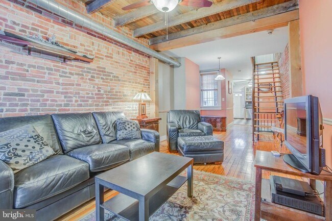 Building Photo - 2509 Fait Ave