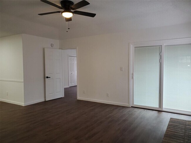Foto del edificio - 2508 Howellwood Way