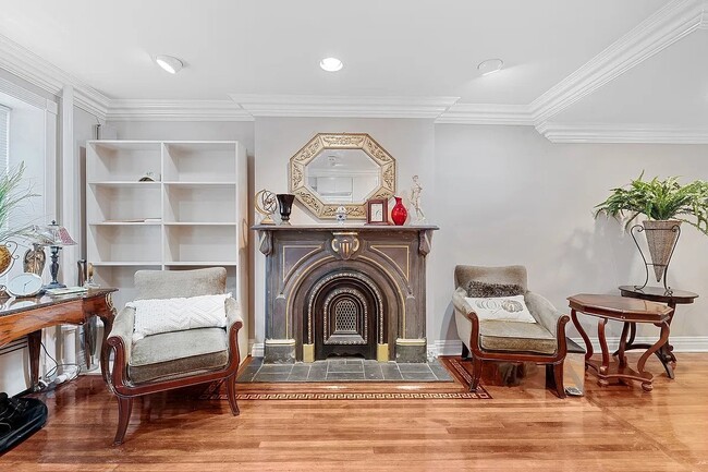 Building Photo - 163 E 71st St