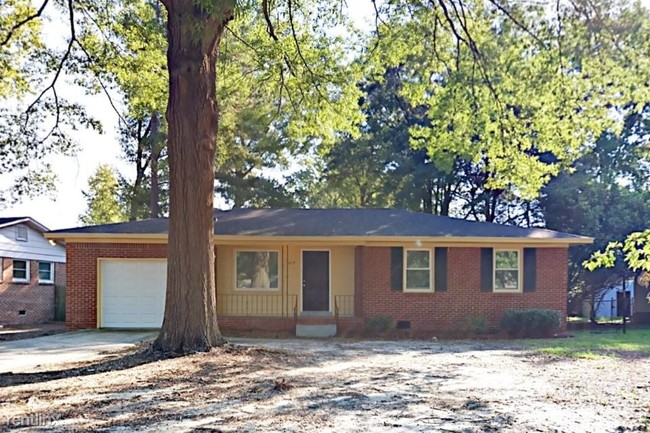 Building Photo - 409 Ravenscroft Rd