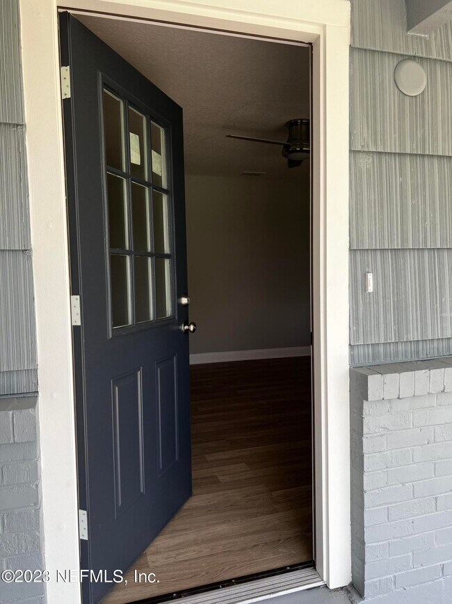 Building Photo - 6765 Snow White Dr