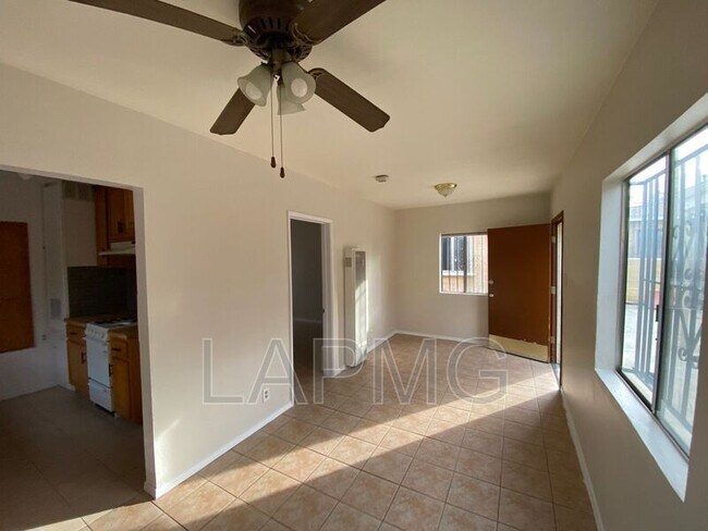Foto del edificio - 6167 E Olympic Blvd