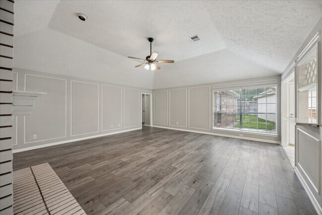 Foto del edificio - 15974 Knolls Lodge Dr