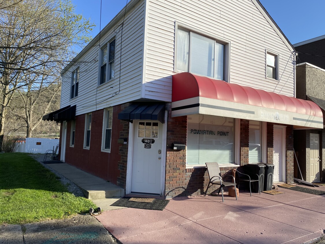 Building Photo - 140 1st St