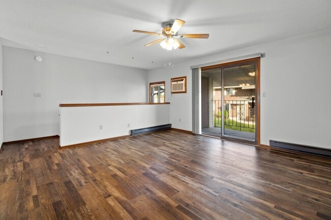 Building Photo - 6720 Mariner Dr