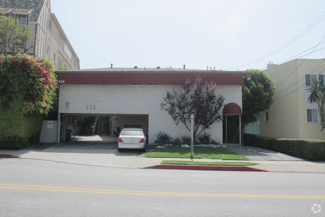 Building Photo - 426 S Barrington Ave