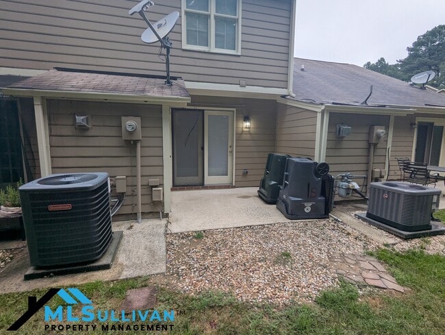 Building Photo - 51 Crystal Oaks Ct