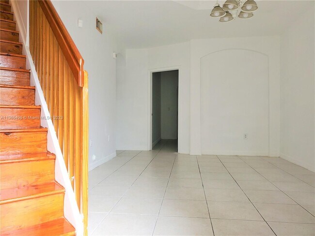 Building Photo - 110 SW 109th Ave