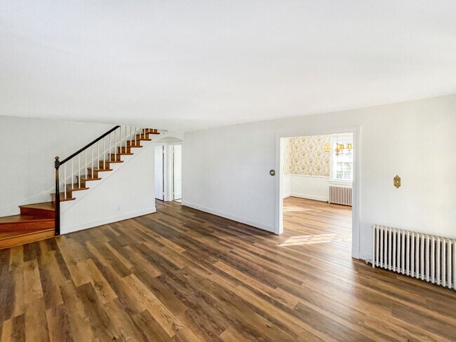 Foto del edificio - LOCATION LOCATION LOCATION!!! 3 Bedroom/ 2...