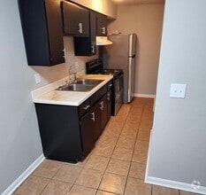 Building Photo - 670 Knox Blvd