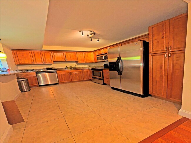 Foto del edificio - 400 Leslie Dr