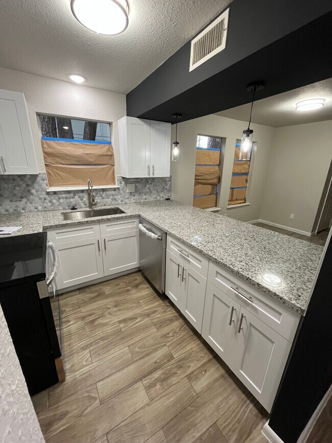 Building Photo - 12330 Wild Pine Dr