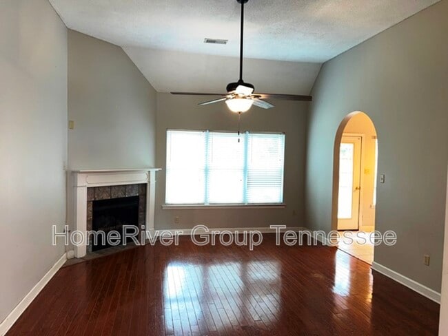 Building Photo - 101 Cross Creek Dr