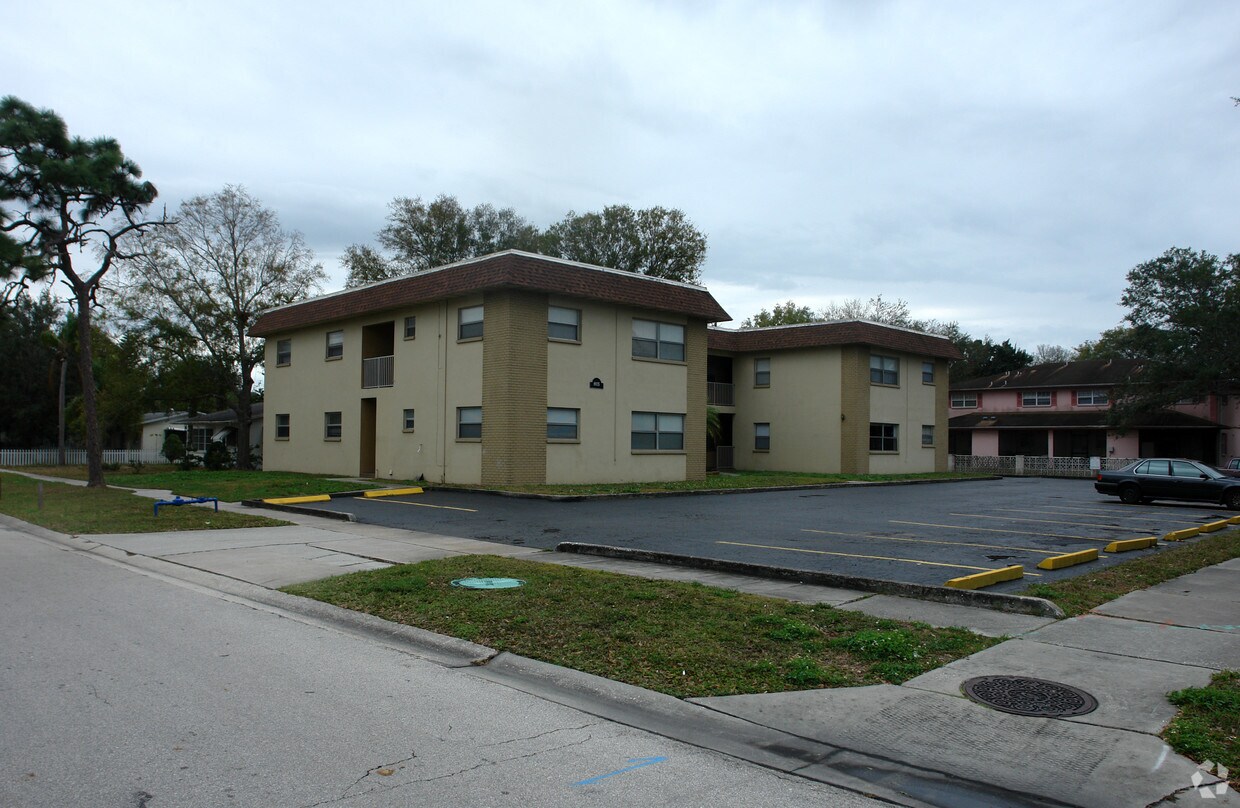 Primary Photo - 8935 Dr Ml King St