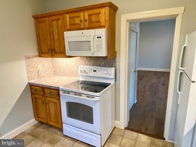 Building Photo - 101 King St