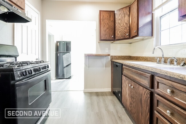 Foto del edificio - 5121 Agnes Ave