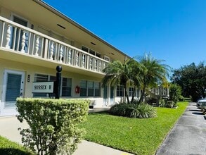 Building Photo - 159 Sussex H