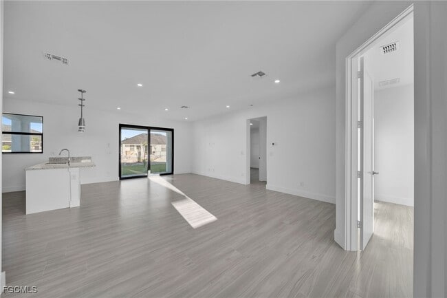 Foto del edificio - 1908 NW 24th Ave