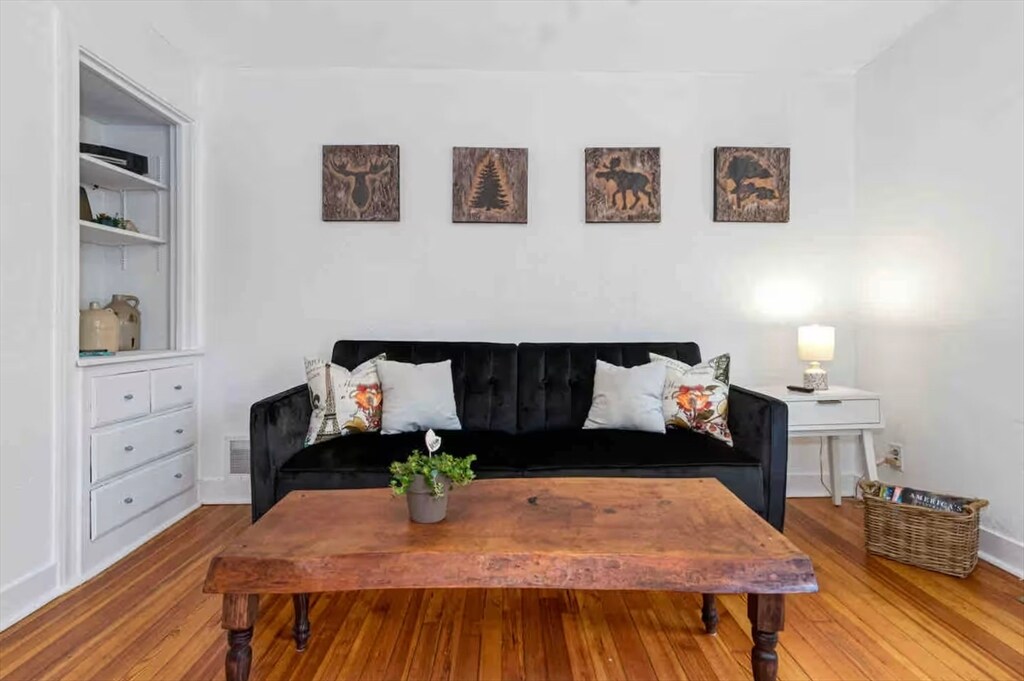 Foto principal - 330 East St