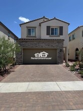 Building Photo - 856 Benning St