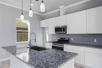 Building Photo - 17403 Harmony Hill Dr