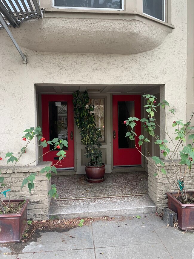 Front entry - 1127 Cole St