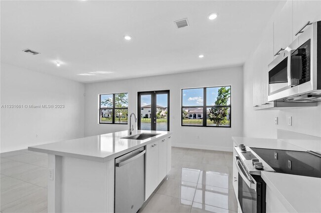Foto del edificio - 17536 SW 41st St