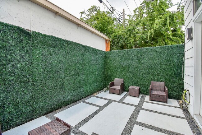 Photo - 1211 Rosine St Townhome