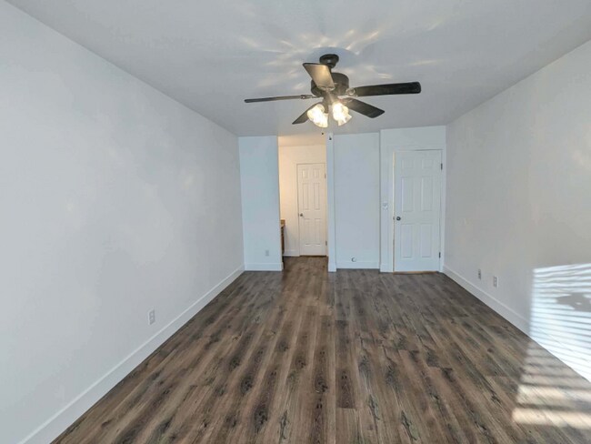 Foto del edificio - 341 E 2700 N