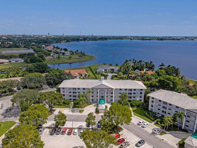 Foto del edificio - 3516 Whitehall Dr