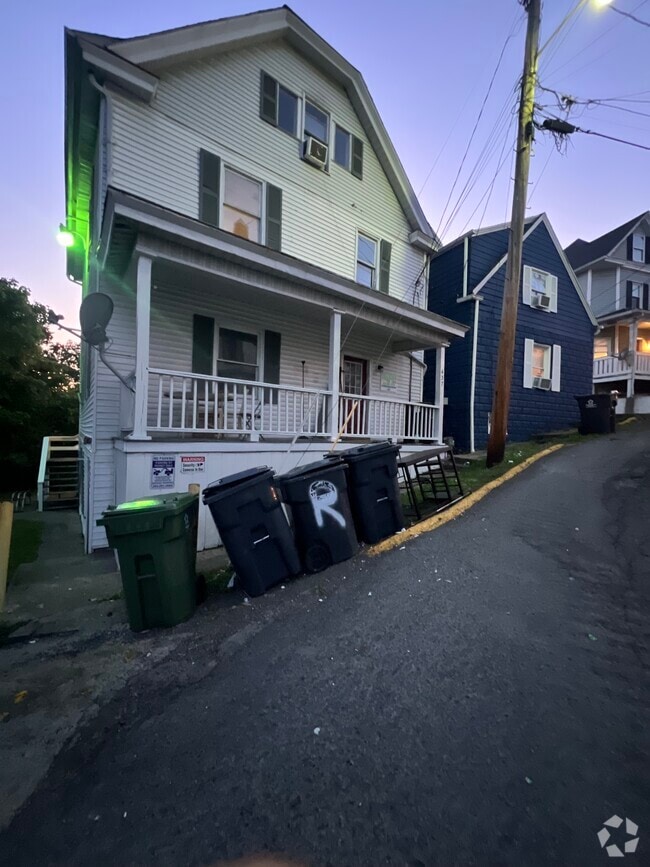 Apartments for Rent Near West Virginia University Health Sciences