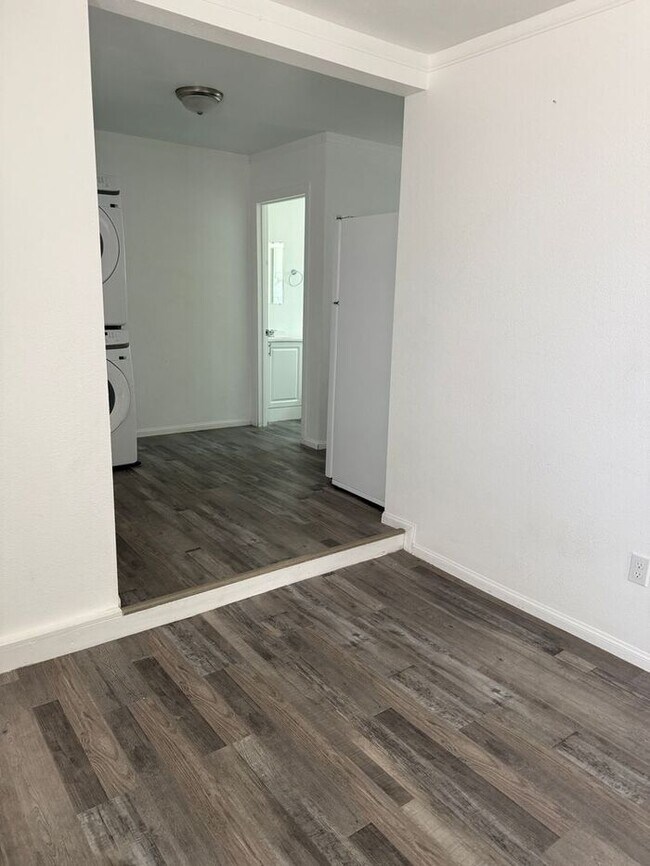 Foto del edificio - *** Please call us @ 661-266-1400 for info...