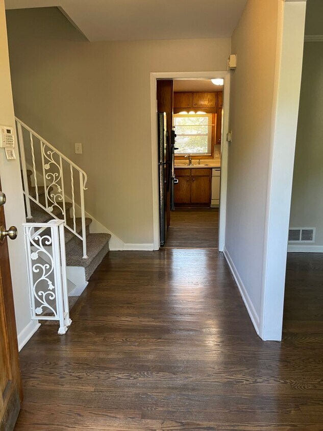 Foto principal - Coming Soon! 4 Bedroom + XL Bonus Room w/a...